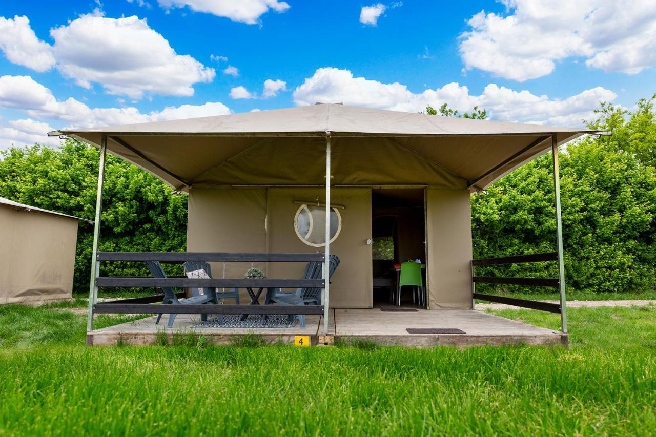 Boerderij Camping Nixhoeve Genderen Exteriér fotografie