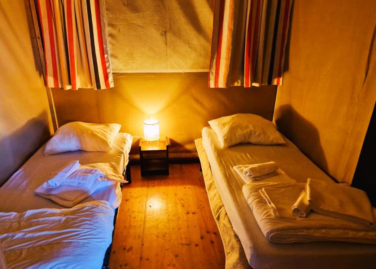 Boerderij Camping Nixhoeve Genderen Exteriér fotografie